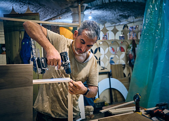 Сборщик пробковых изделий
